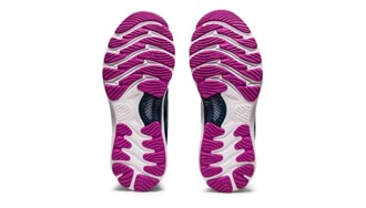 Gel nimbus 23 woman shark