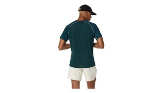 T-shirt match green